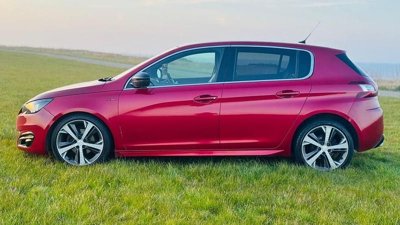 Used Peugeot 308 GT-line 130 HP (95 kW) 2015 Red Hatchback