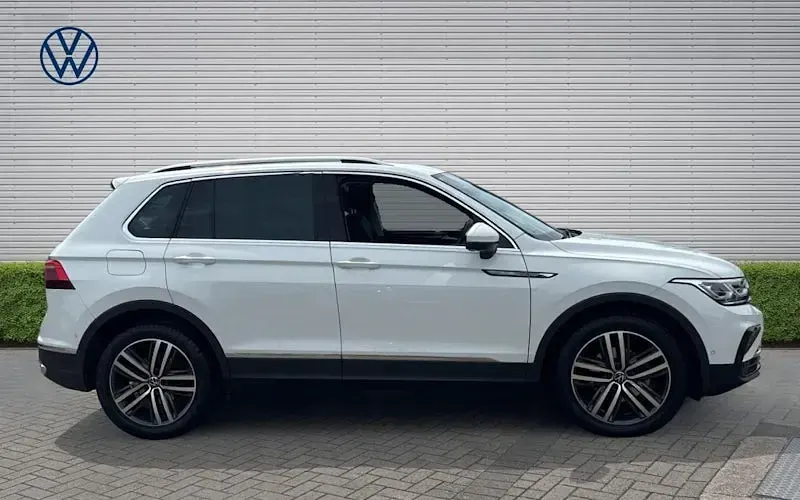 Used VW Tiguan Elegance 150 HP (110 kW) 2023 White SUV