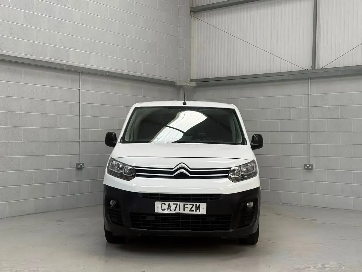 Used Citroën Berlingo 75 HP (55 kW) 2021 White MPV