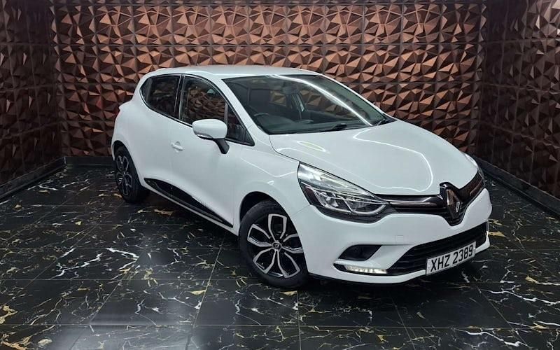 Used 2018 Renault Clio IV Play Hatchback | £6,499 (Fair price) - Image 1/4
