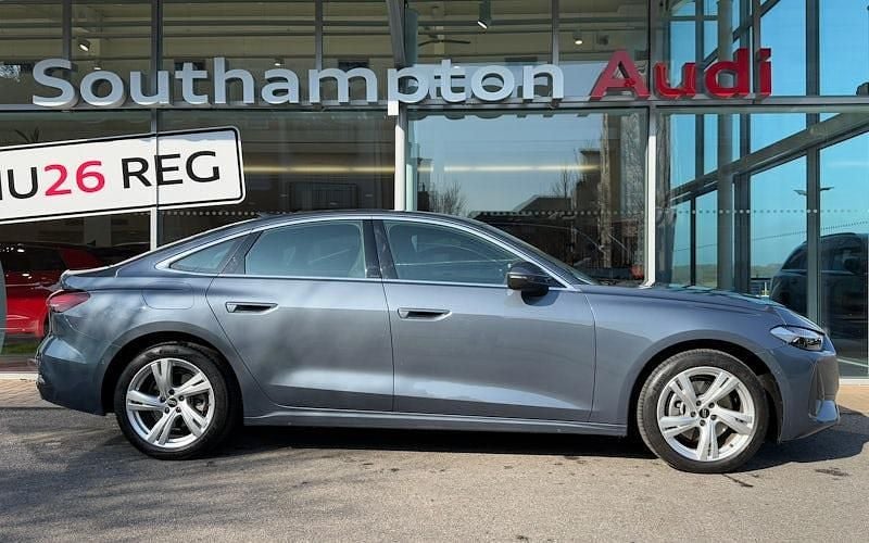 Second-hand Audi A5 Sport 204 CP (150 kW) 2025 Berlinǎ