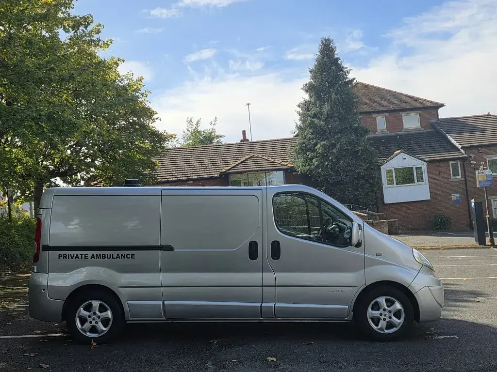 Używany Renault Trafic 115 KM (84 kW) 2012 Srebrny Minivan