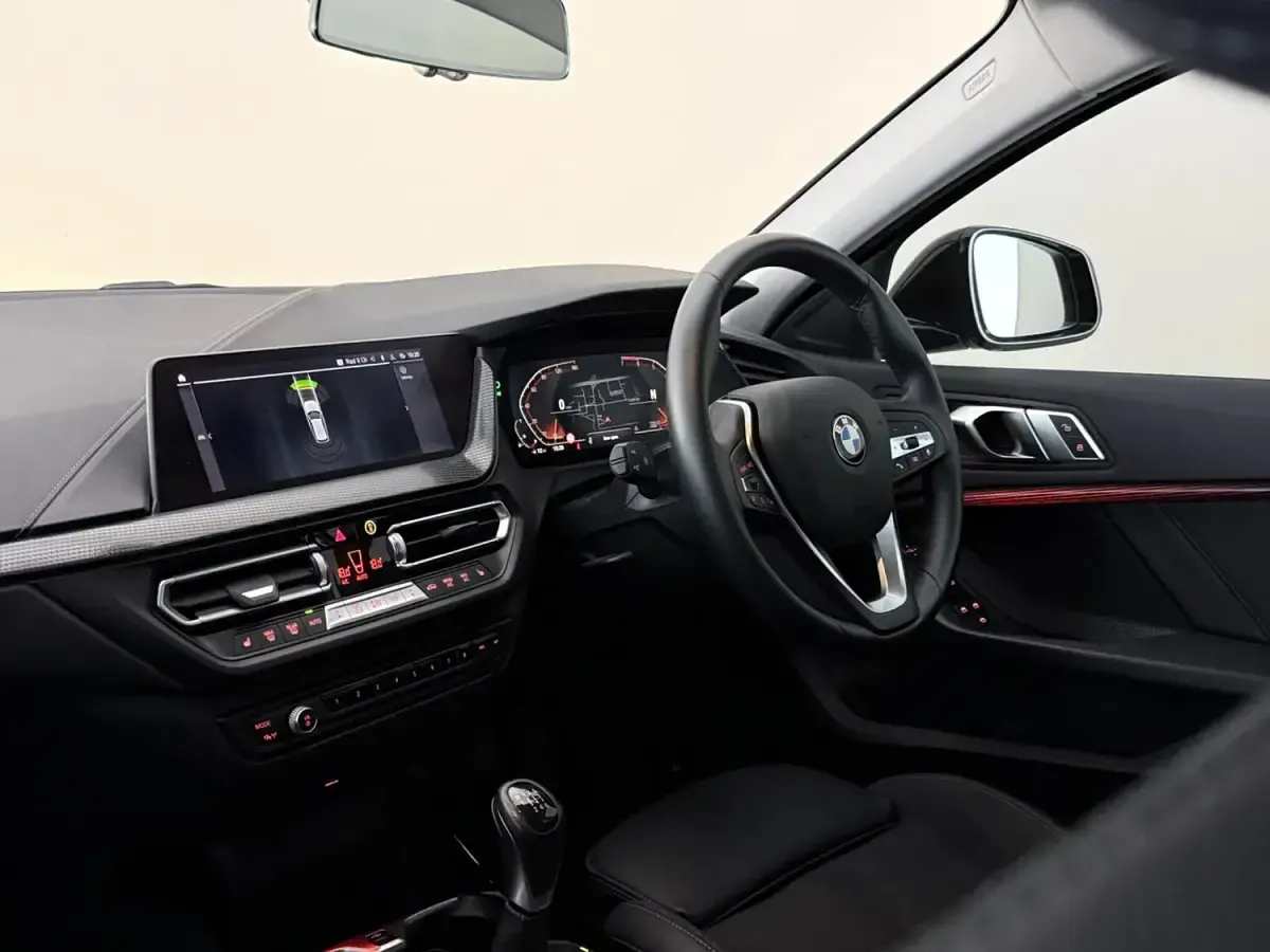 Used BMW 118 Sport Line 136 HP (100 kW) 2021 Black Hatchback