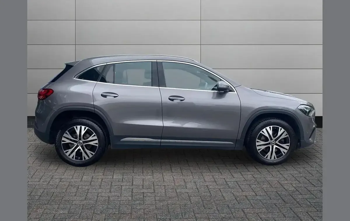 Used Mercedes GLA200 Executive 161 HP (118 kW) 2024 Grey SUV