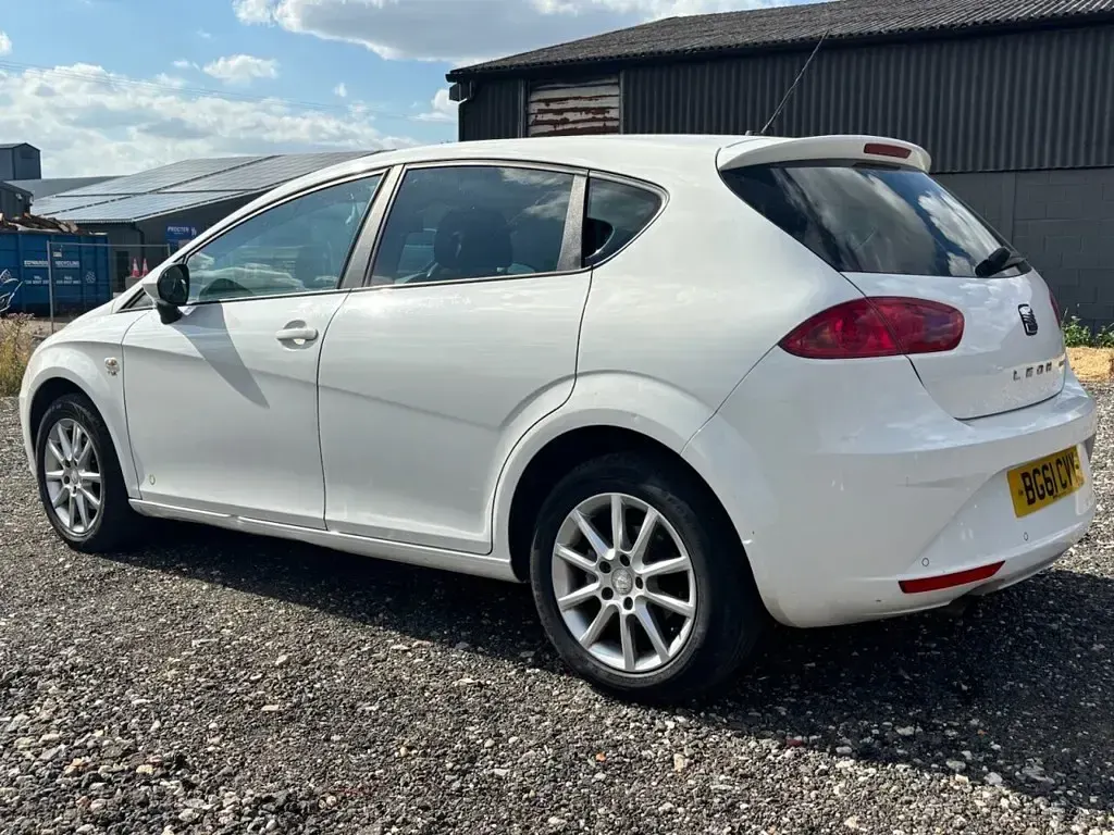 Used Seat Leon Copa 105 HP (77 kW) 2011 White Hatchback
