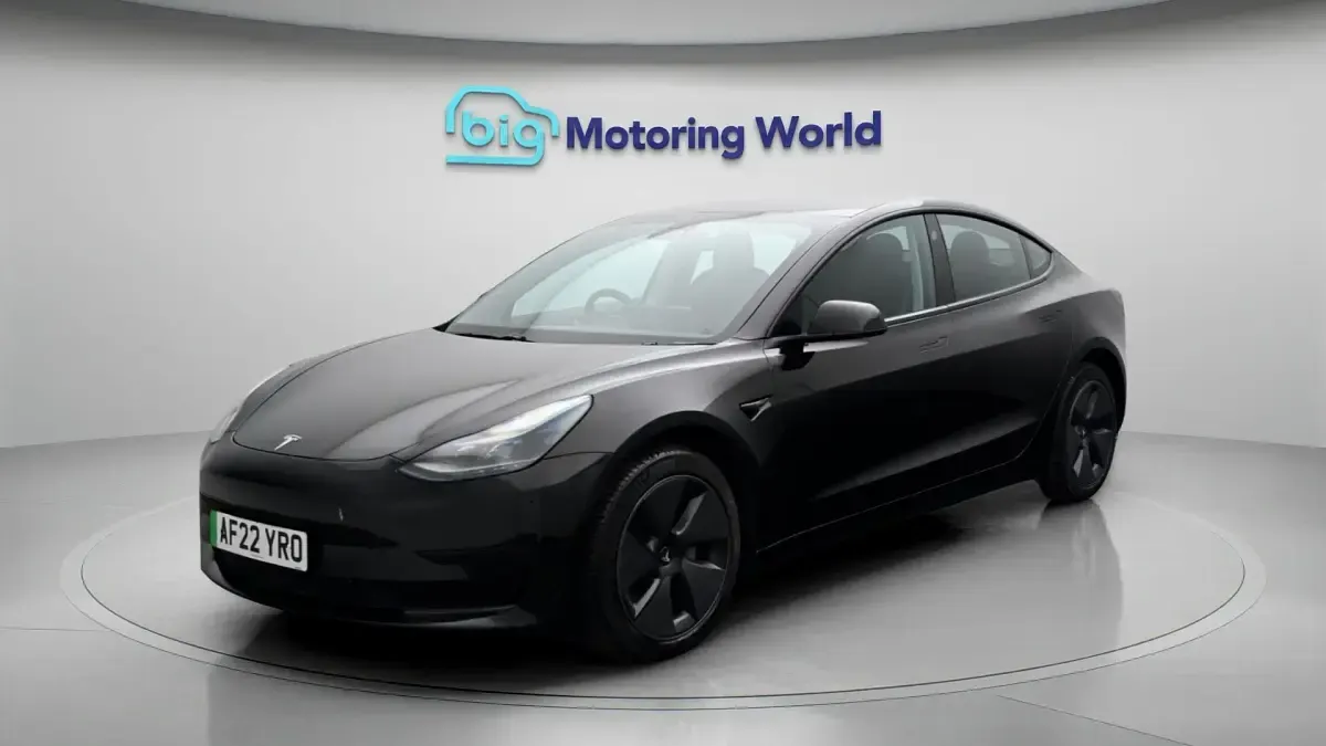 Used Tesla Model 3 Standard Range Plus 222 kW (302 HP) 2022 Black Sedan