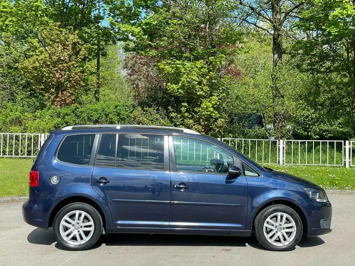 Used VW Touran SE 140 HP (102 kW) 2014 Blue MPV