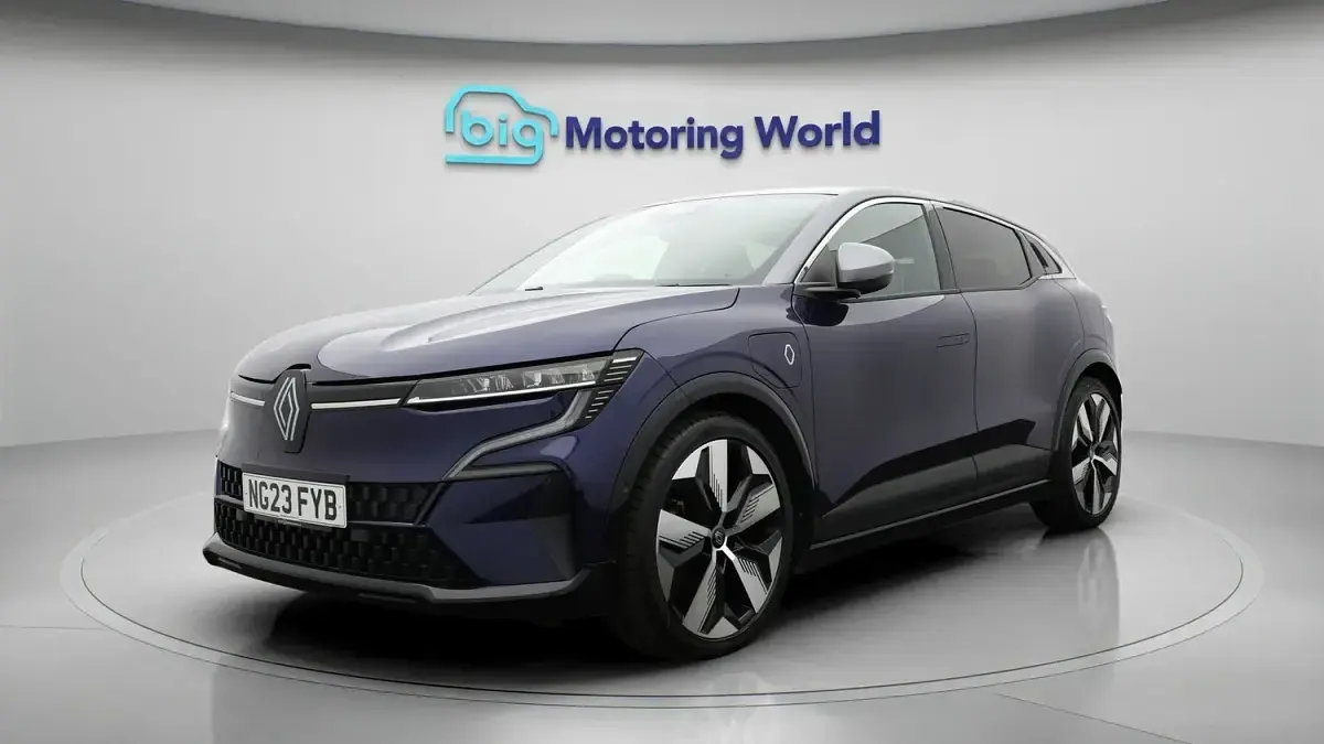 Used Renault Megane E-Tech Techno 161 kW (220 HP) 2023 Blue/grey Hatchback