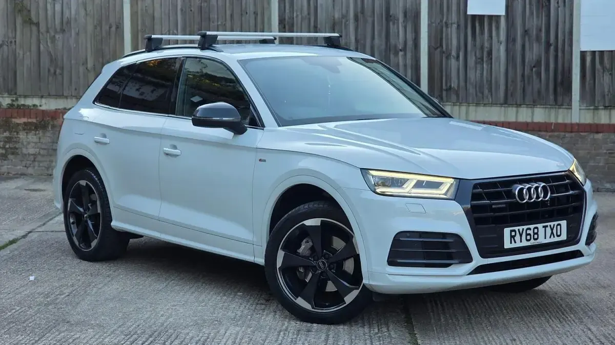 Used Audi Q5 Black Edition 190 HP (139 kW) 2019 White SUV