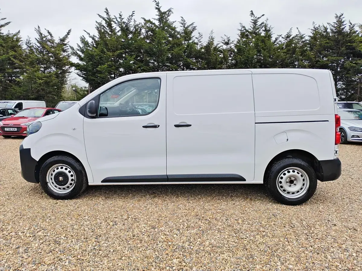 Used Vauxhall Vivaro S 2024 White MPV