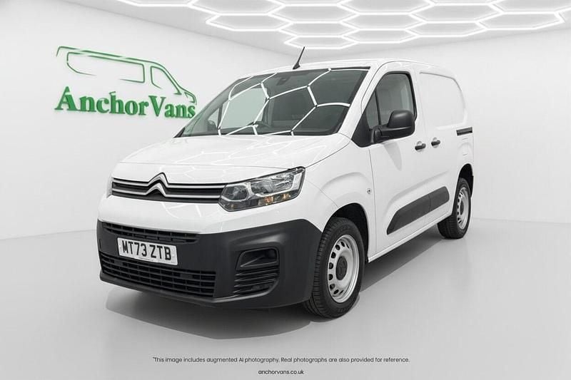 Used Citroën Berlingo 100 HP (73 kW) 2023 White MPV