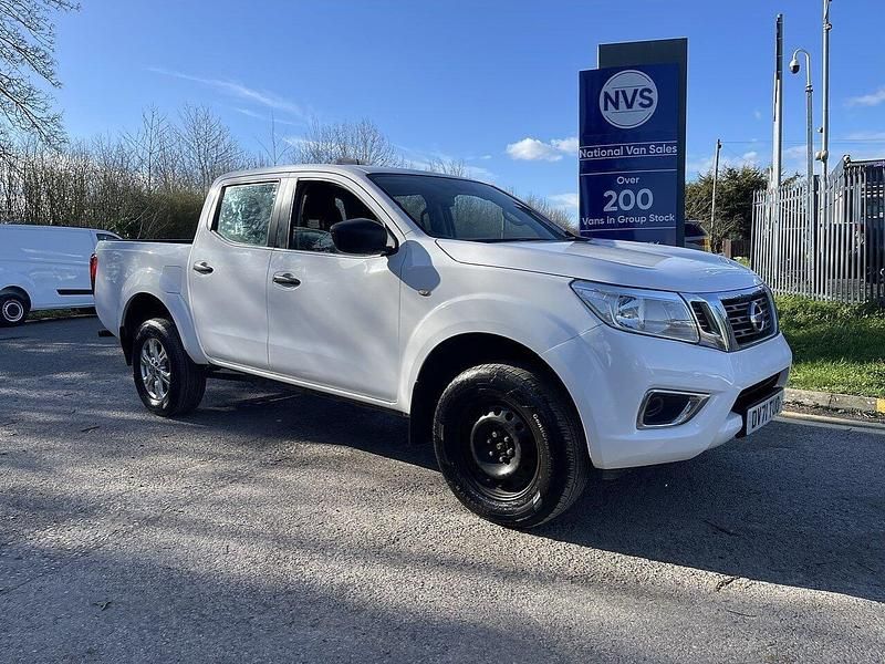 Used Nissan Navara Acenta 2021 White Pickup