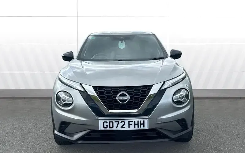 Used Nissan Juke N-Connecta 114 HP (83 kW) 2023 Silver SUV