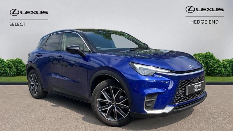 Dark blue black bitone Used 2025 Lexus LBX SUV | £31,000 (Good price) - Image 1/2
