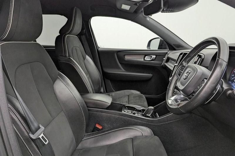 Used Volvo XC40 R-Design 163 HP (119 kW) 2019 Blue SUV