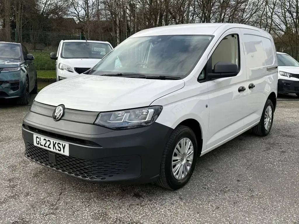 Usado VW Caddy 102 HP (75 kW) 2022 Branco Monovolume