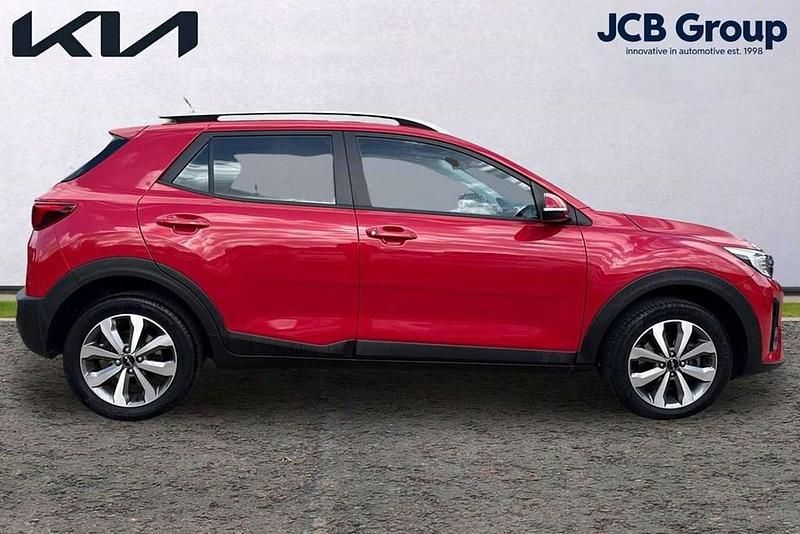 Used Kia Stonic 100 HP (73 kW) 2024 Red SUV