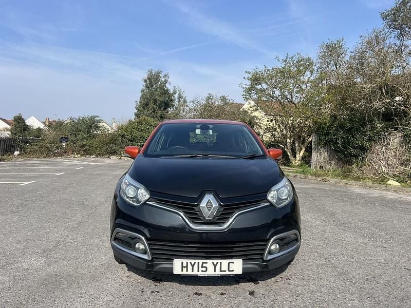 Used Renault Captur Dynamique 90 HP (66 kW) 2015 Black SUV