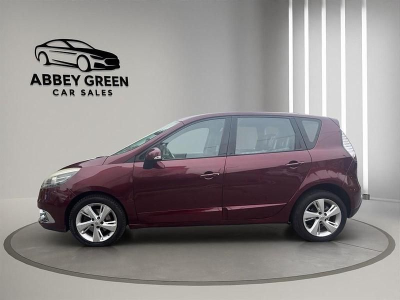 Used Renault Scénic III Dynamique 110 HP (80 kW) 2013 Red MPV
