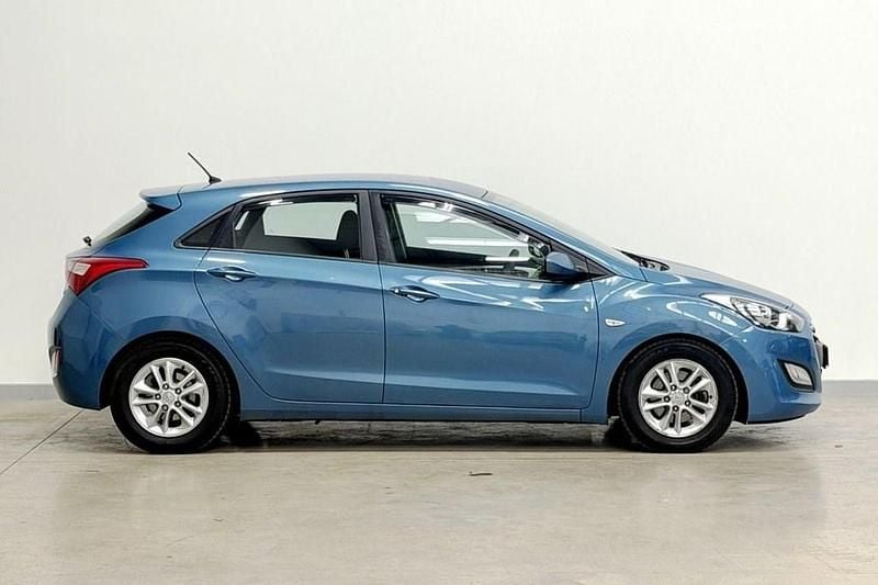 Used Hyundai i30 Active 110 HP (80 kW) 2013 Blue Hatchback