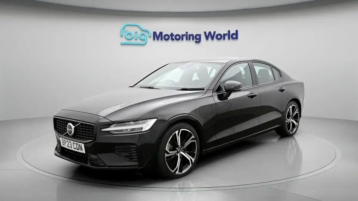 Usado Volvo S60 Plus 455 CV (334 kW) 2023 Negro Berlina