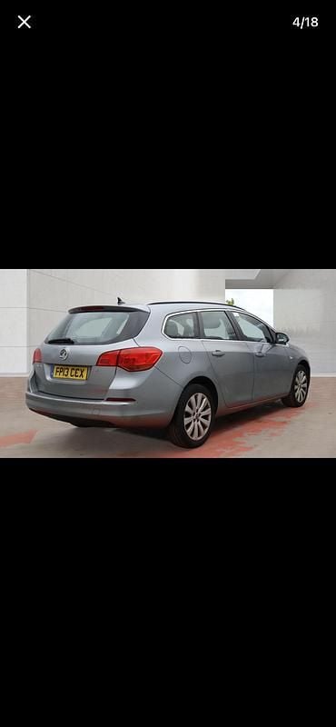 Used Vauxhall Astra 2013 Silver Estate