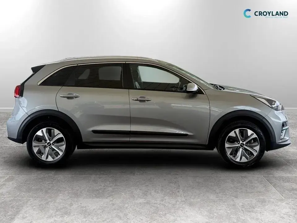 Used Kia e-Niro 147 kW (201 HP) 2022 Grey SUV