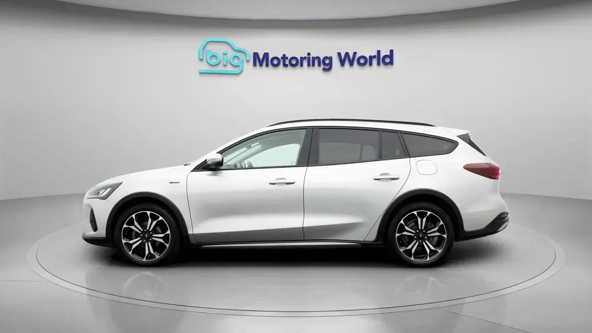 Used Ford Focus Active X 155 HP (114 kW) 2023 Silver Estate