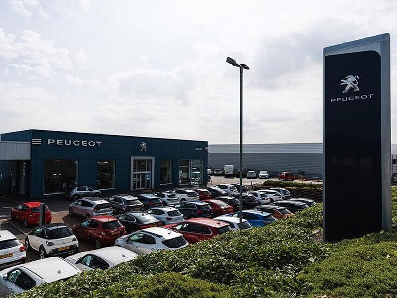 Used Peugeot 3008 Active+ 131 HP (96 kW) 2023 Grey SUV