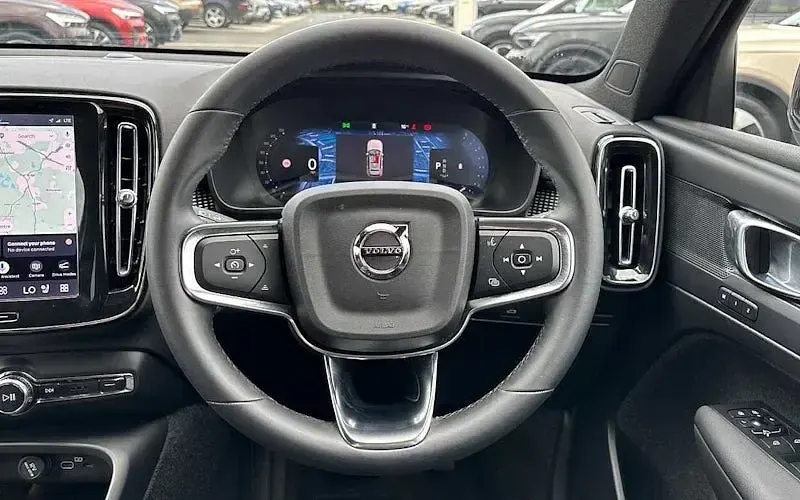 Used Volvo XC40 Plus 197 HP (144 kW) 2025 Blue SUV