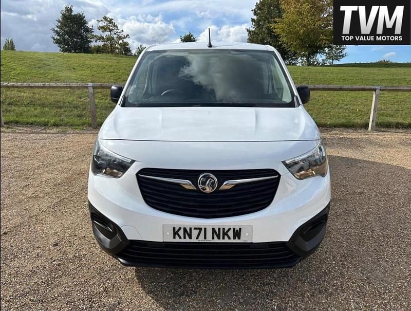Second-hand Vauxhall Combo 100 CP (73 kW) 2021 Alb Van