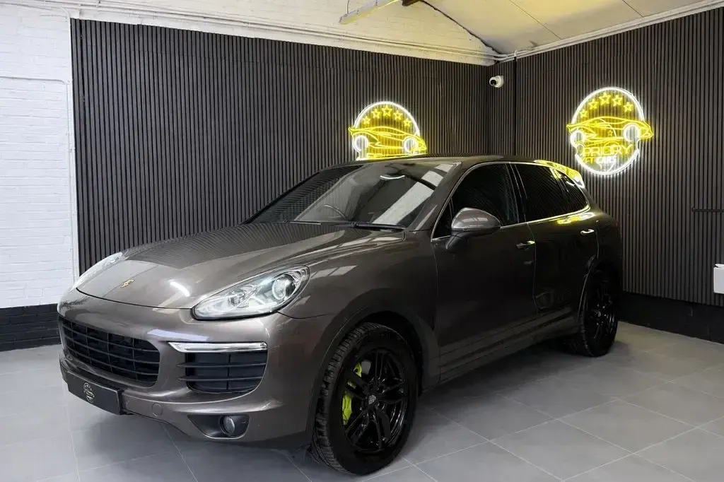 Used Porsche Cayenne 416 HP (305 kW) 2015 Brown SUV