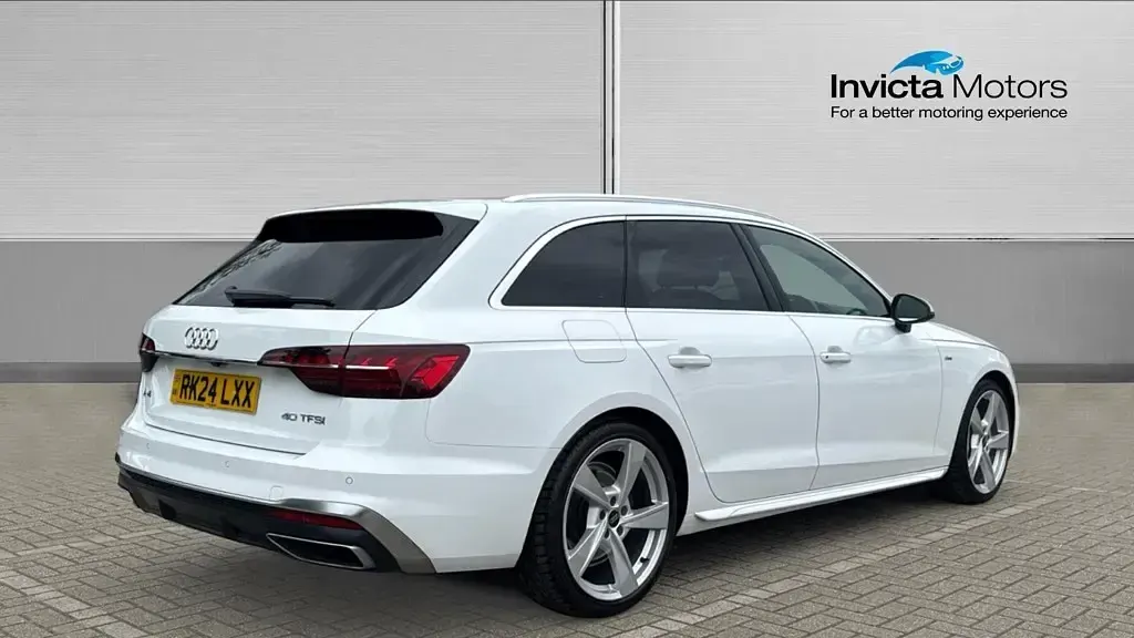 Used Audi A4 S-Line 204 HP (150 kW) 2024 White Estate