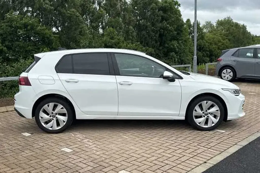 New VW Golf VIII Match 115 HP (84 kW) 2025 White Hatchback