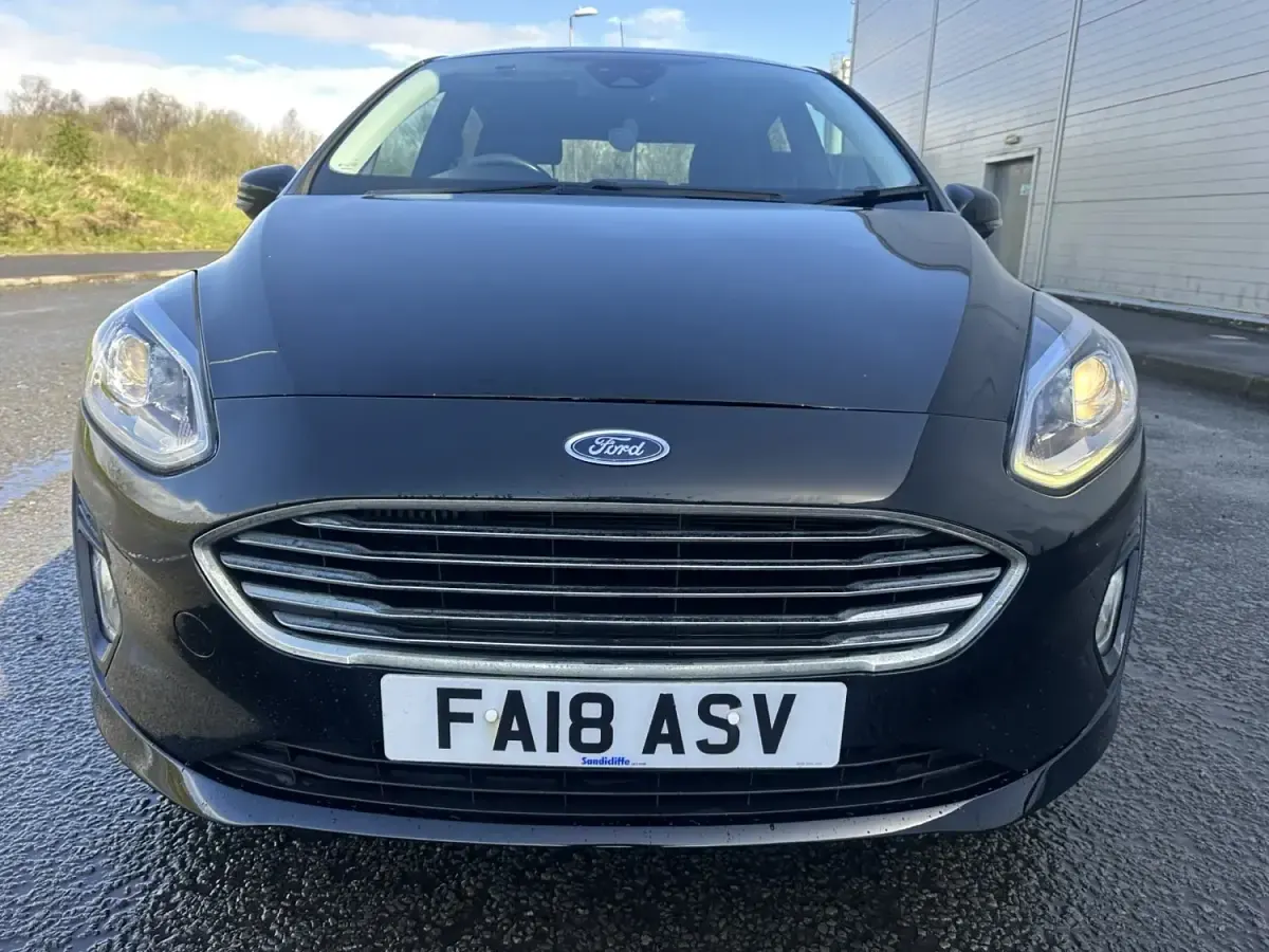 Używany Ford Fiesta Titanium 2018 Czarny Hatchback