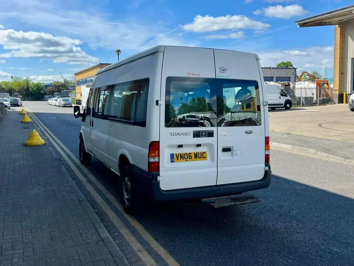 Usado Ford Transit 115 CV (84 kW) 2006 Blanco