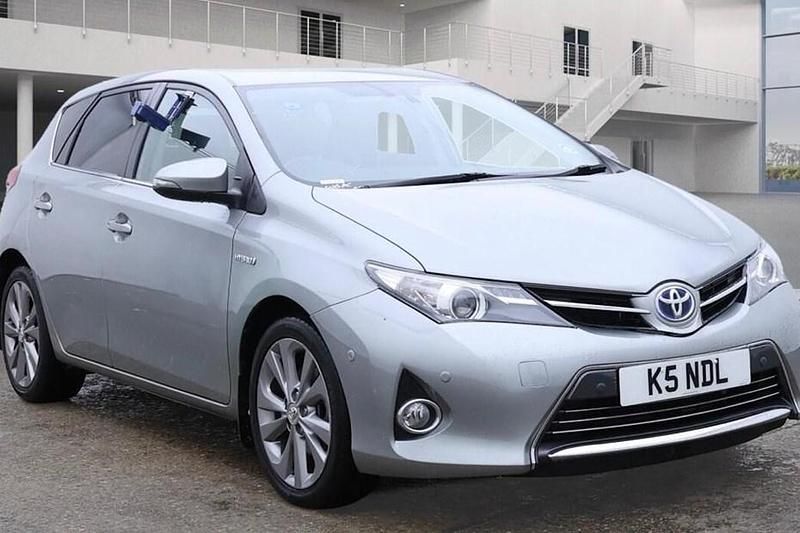 Used 2014 Toyota Auris Hybrid | £9,490 (Good price) - Image 1/1