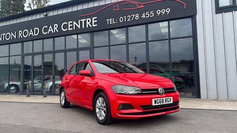 Used VW Polo SE 95 HP (69 kW) 2018 Red Hatchback