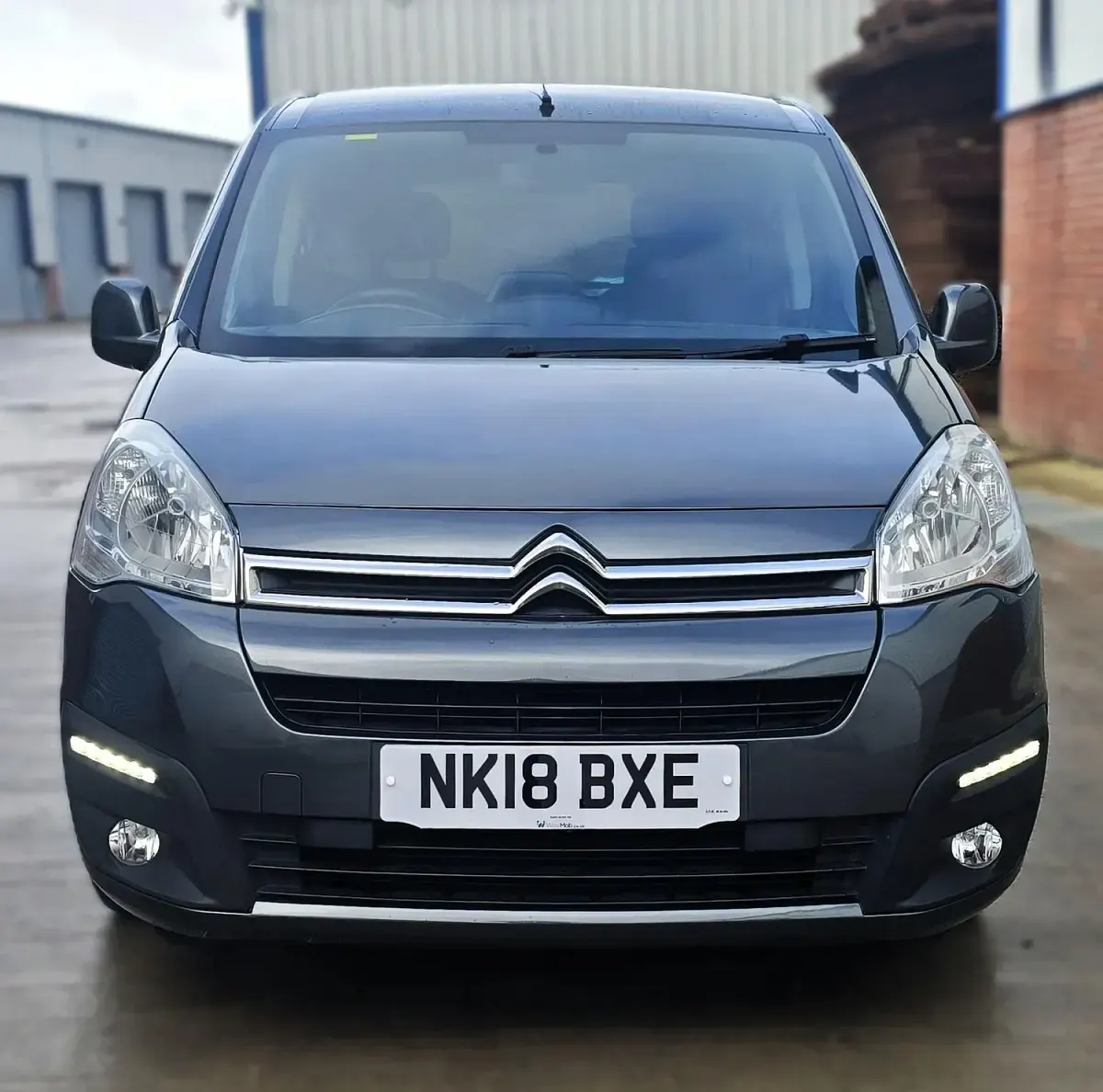 Second-hand Citroën Berlingo Feel 100 CP (73 kW) 2018 Gri Monovolum