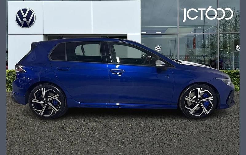 Second-hand VW Golf VIII R 333 CP (244 kW) 2025 Albastru Hatchback