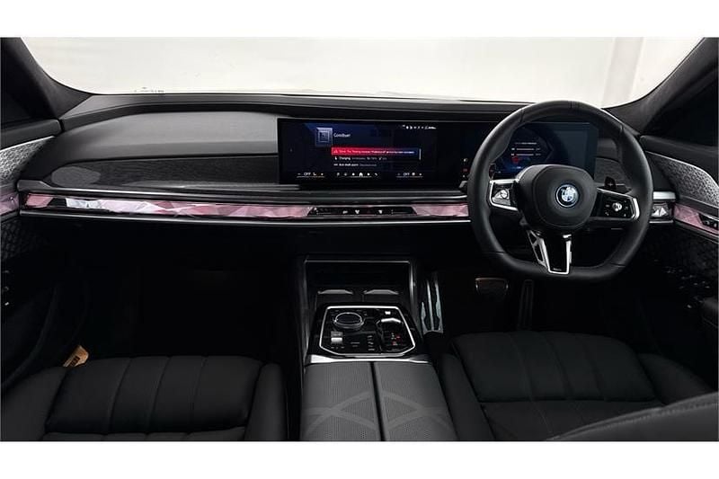 Used BMW M760e Comfort Edition 571 HP (419 kW) 2025 Blue Sedan