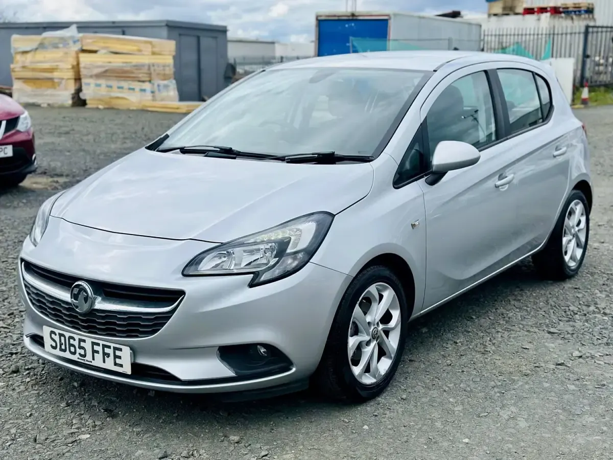 Usado Vauxhall Corsa Excite 2015 Prateado Citadino