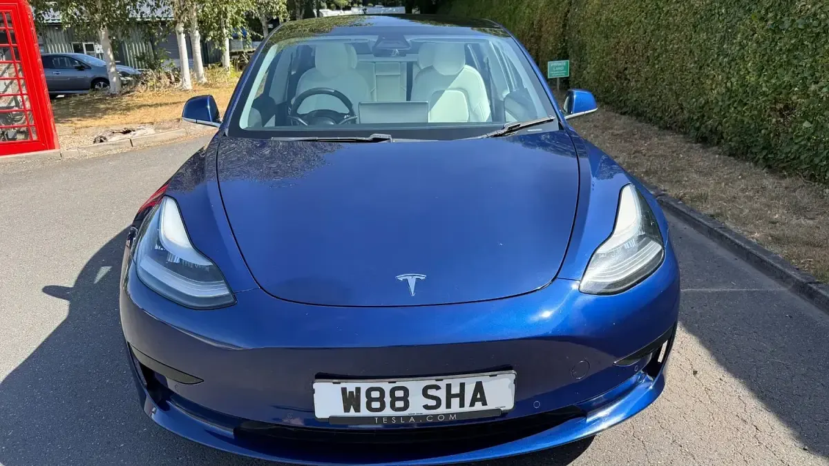Used Tesla Model 3 Standard Range 239 kW (325 HP) 2019 Blue Sedan
