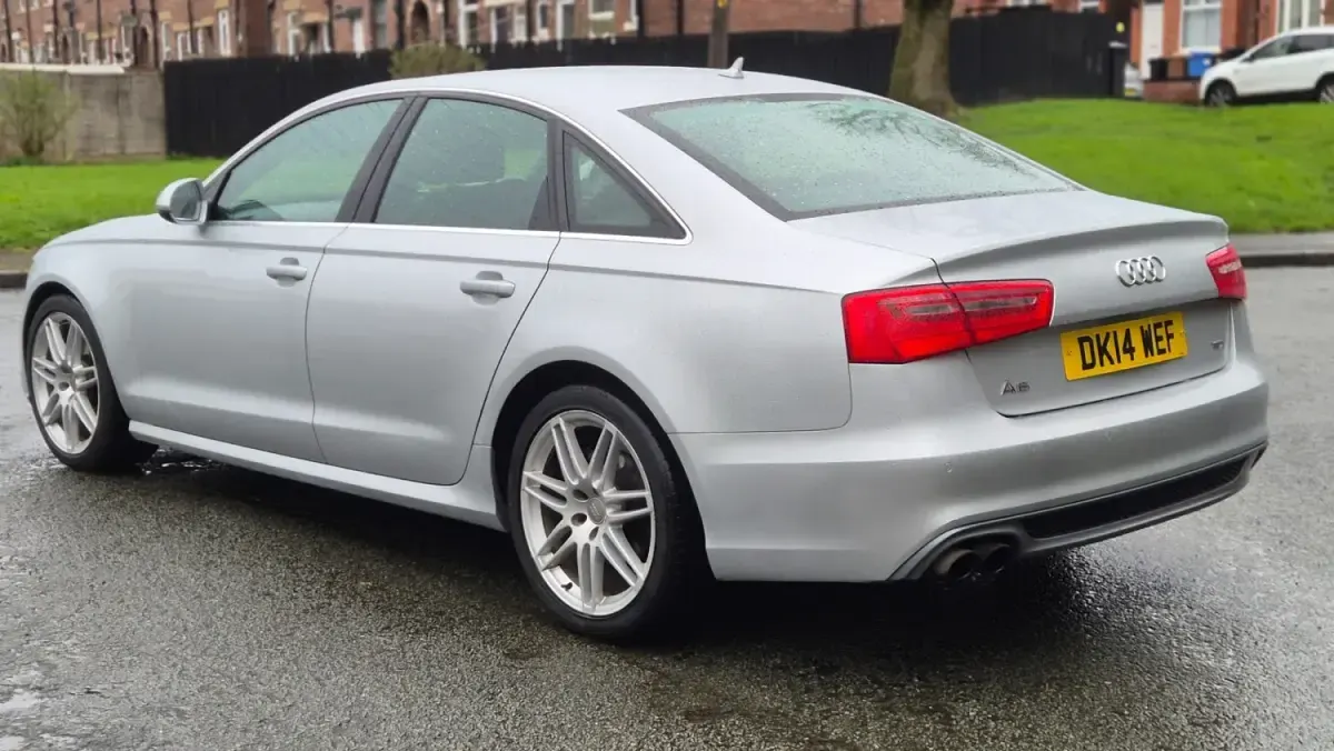Usado Audi A6 S-Line 190 CV (139 kW) 2014 Plateado Berlina
