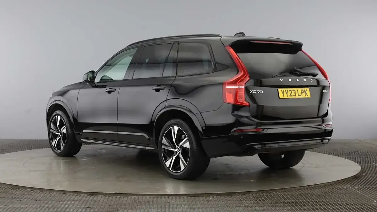 Begagnad Volvo XC90 Plus 235 HK (172 kW) 2023 Svart SUV