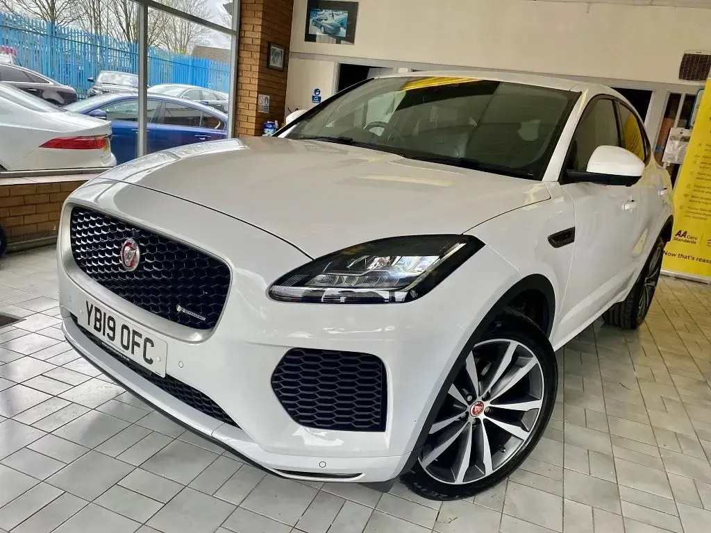 Usado Jaguar E-Pace R-Dynamic 150 HP (110 kW) 2019 Branco SUV