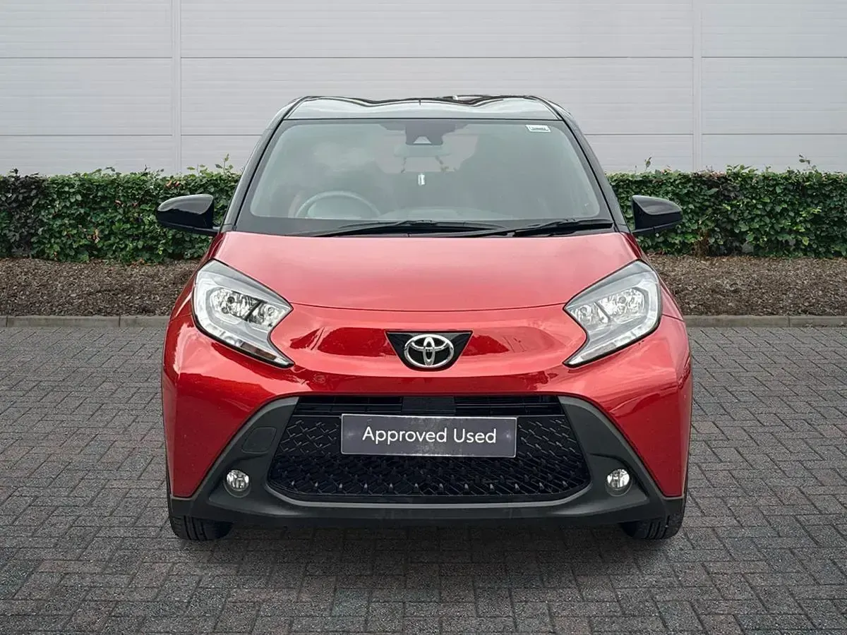 Used Toyota Aygo X 72 HP (52 kW) 2024 Red SUV