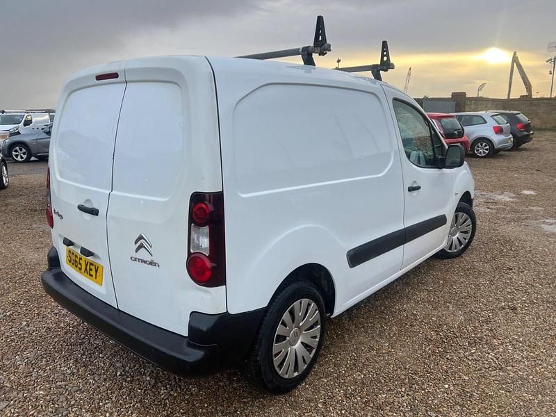 Used Citroën Berlingo 75 HP (55 kW) 2015 White MPV