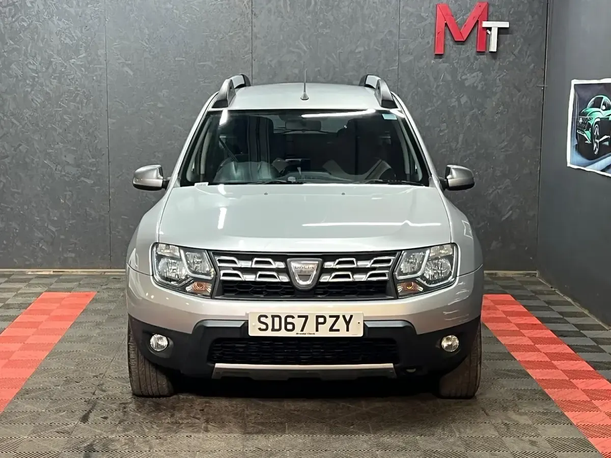 Used Dacia Duster Lauréate 125 HP (91 kW) 2017 Silver SUV