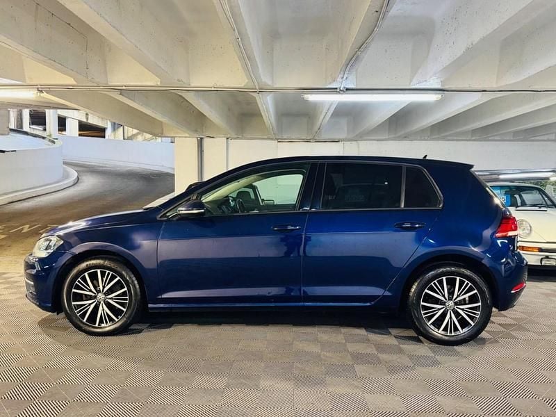 Used VW Golf VII SE 2019 Blue Hatchback